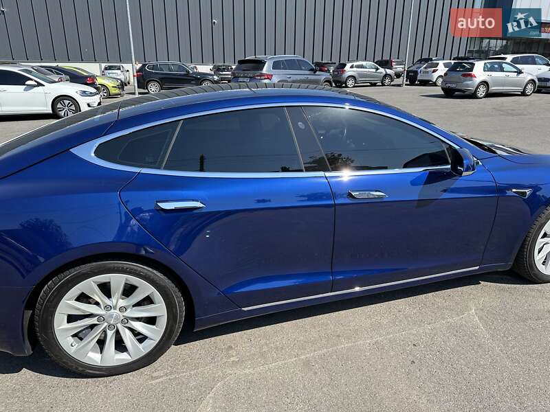 Лифтбек Tesla Model S 2016 в Белой Церкви