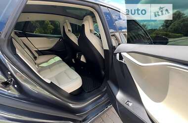 Лифтбек Tesla Model S 2017 в 