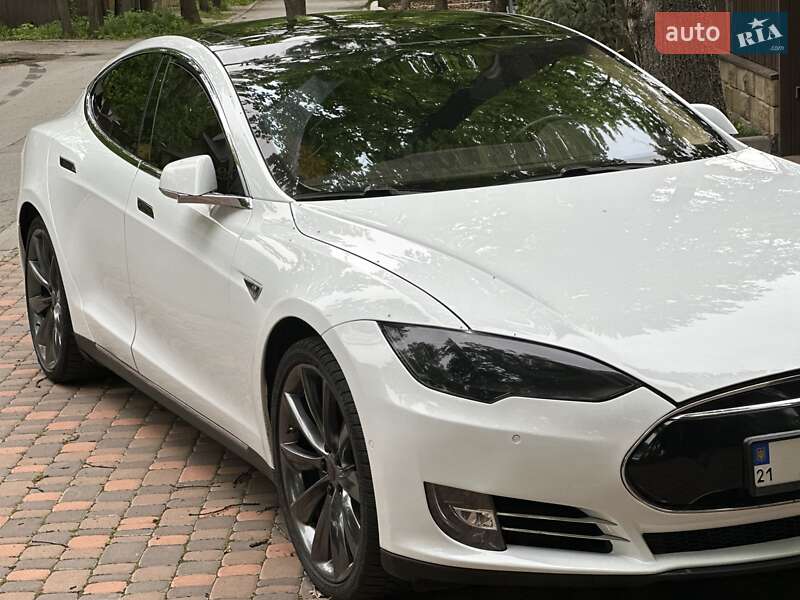 Лифтбек Tesla Model S 2015 в Харькове