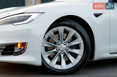 Лифтбек Tesla Model S 2019 в Чернигове