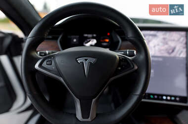 Лифтбек Tesla Model S 2019 в Чернигове