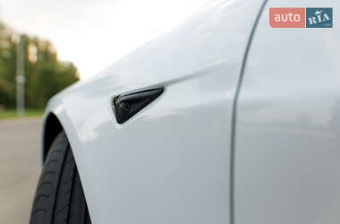 Лифтбек Tesla Model S 2019 в Чернигове
