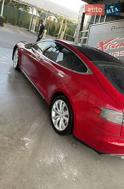 Лифтбек Tesla Model S 2014 в 