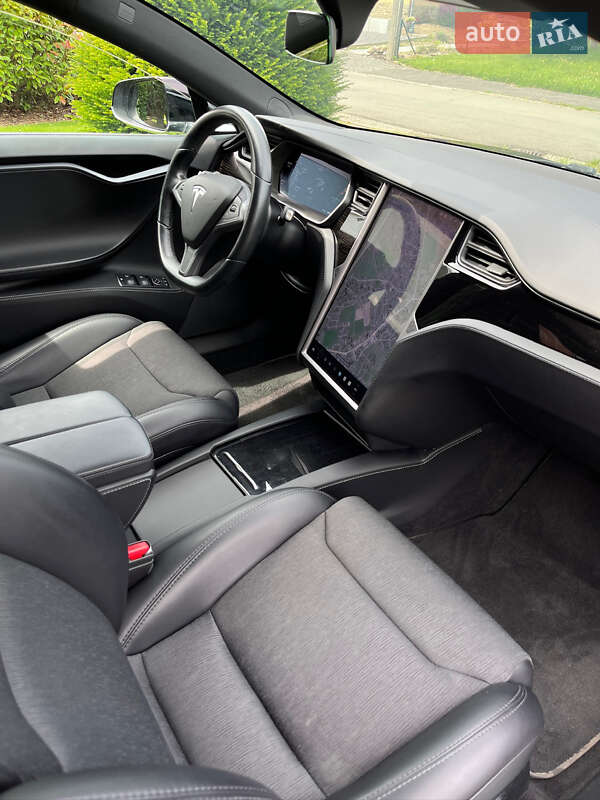 Лифтбек Tesla Model S 2018 в Хмельницком