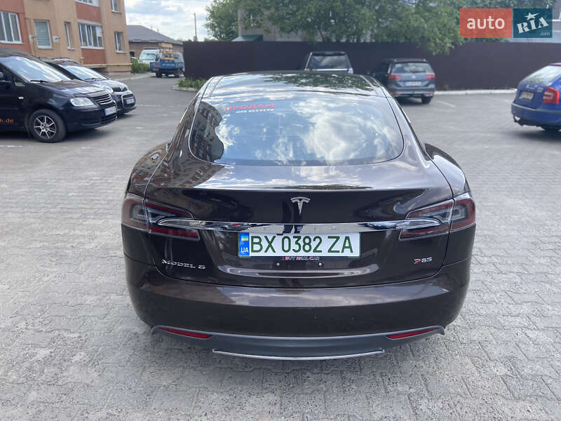 Лифтбек Tesla Model S 2012 в Хмельницком фото 40 Лифтбек Tesla Model S 2012 в Хмельницком