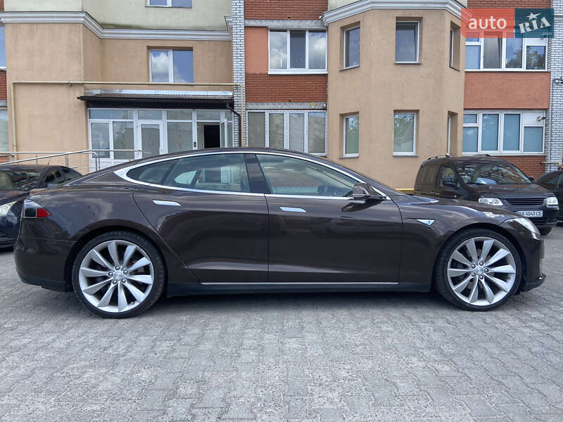 Лифтбек Tesla Model S 2012 в Хмельницком фото 48 Лифтбек Tesla Model S 2012 в Хмельницком