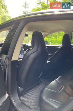 Лифтбек Tesla Model S 2015 в 