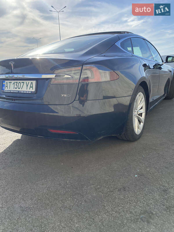 Лифтбек Tesla Model S 2018 в Львове