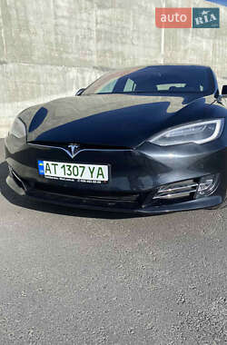 Лифтбек Tesla Model S 2018 в Львове