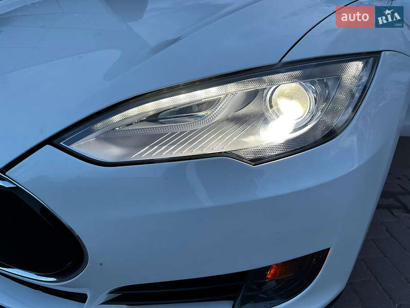 Лифтбек Tesla Model S 2012 в Ивано-Франковске
