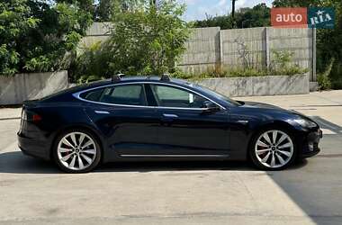 Лифтбек Tesla Model S 2015 в Киеве