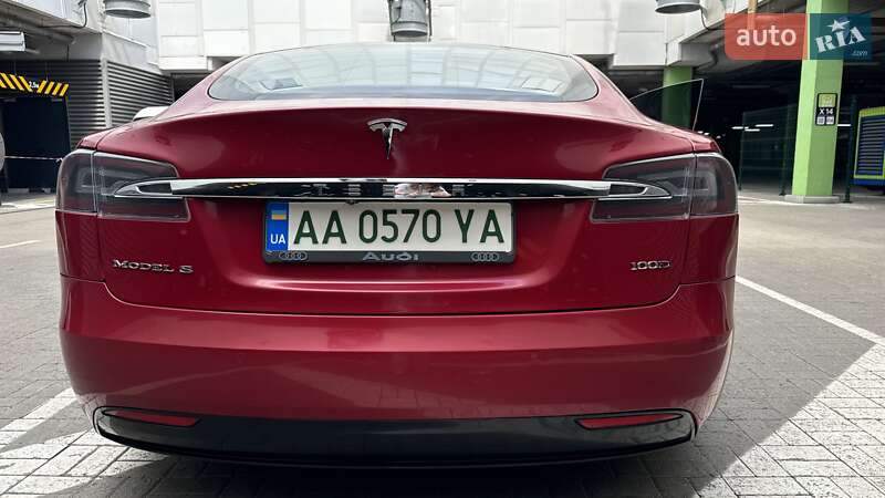Лифтбек Tesla Model S 2018 в Киеве