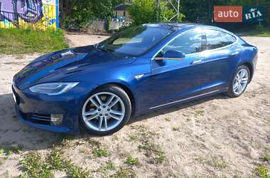 Лифтбек Tesla Model S 2016 в Киеве