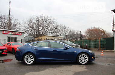 Лифтбек Tesla Model S 2017 в 