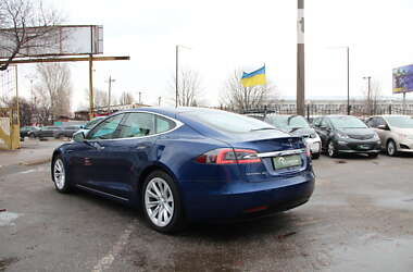 Лифтбек Tesla Model S 2017 в 
