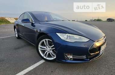 Лифтбек Tesla Model S 2015 в Белой Церкви