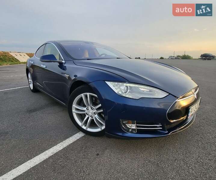 Ліфтбек Tesla Model S 2015 в Білій Церкві