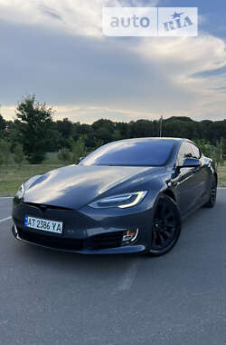 Лифтбек Tesla Model S 2016 в 