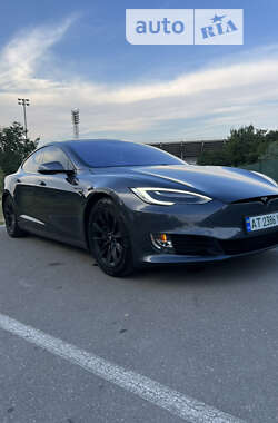Лифтбек Tesla Model S 2016 в 