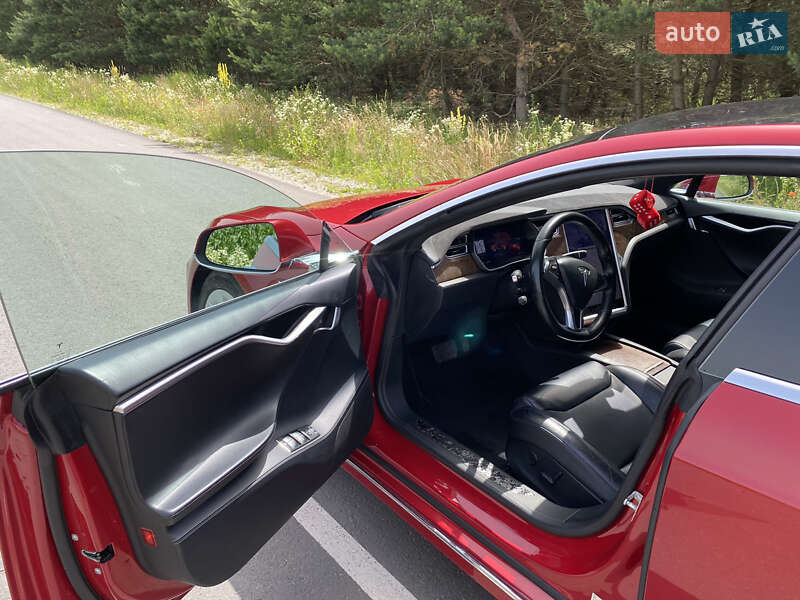 Ліфтбек Tesla Model S 2017 в Львові фото 10 Ліфтбек Tesla Model S 2017 в Львові