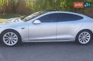Лифтбек Tesla Model S 2017 в Коломые