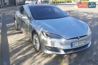 Лифтбек Tesla Model S 2017 в Коломые
