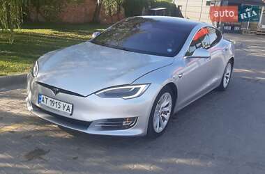 Лифтбек Tesla Model S 2017 в Коломые