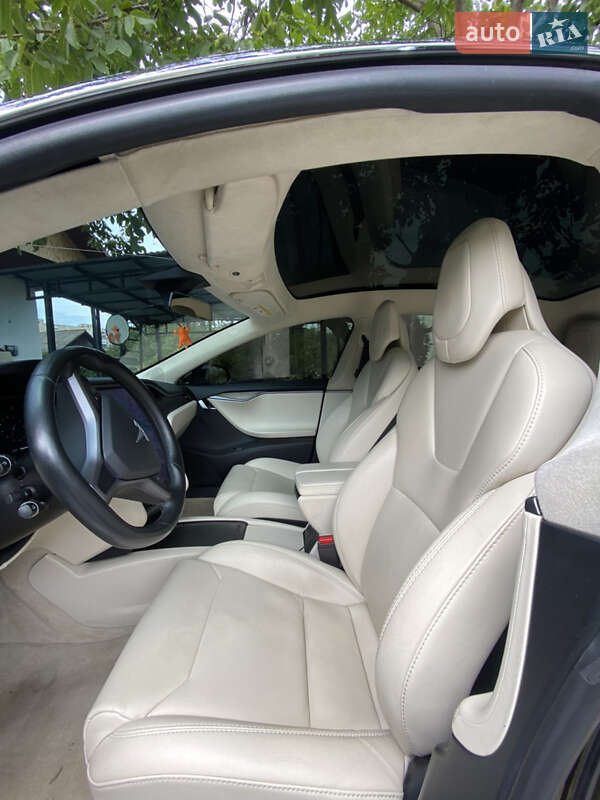 Лифтбек Tesla Model S 2018 в Хмельницком
