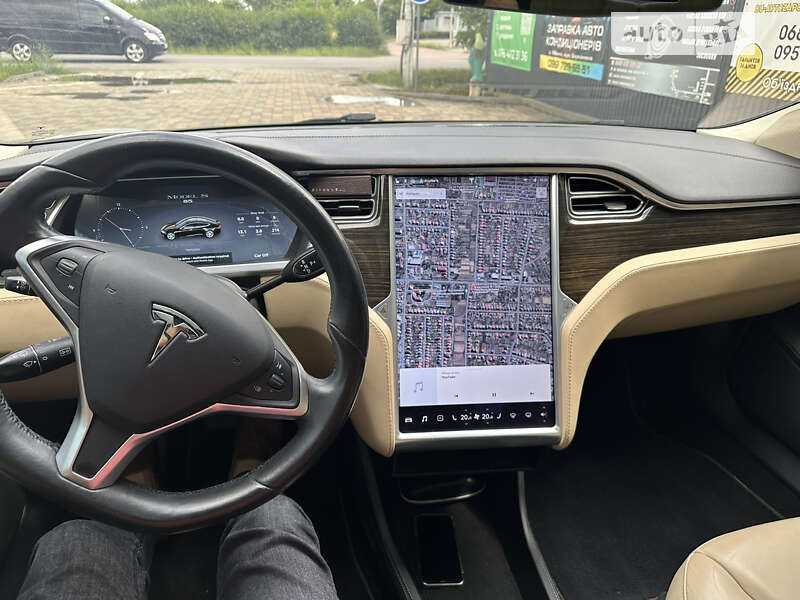 Ліфтбек Tesla Model S 2014 в Ужгороді