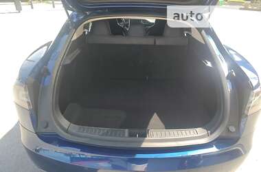 Лифтбек Tesla Model S 2016 в 