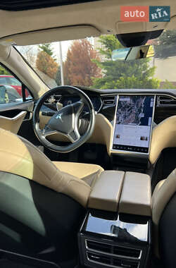 Лифтбек Tesla Model S 2016 в Одессе
