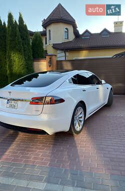 Лифтбек Tesla Model S 2018 в 