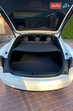Лифтбек Tesla Model S 2018 в 