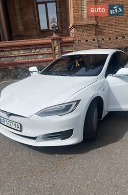 Ліфтбек Tesla Model S 2016 в Вінниці фото 5 Ліфтбек Tesla Model S 2016 в Вінниці