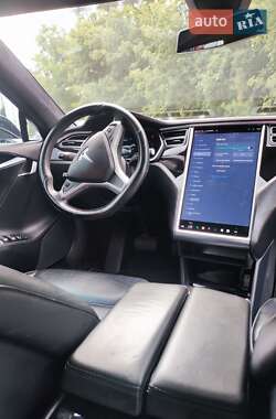 Лифтбек Tesla Model S 2015 в 