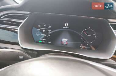 Лифтбек Tesla Model S 2015 в 