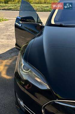 Лифтбек Tesla Model S 2015 в 
