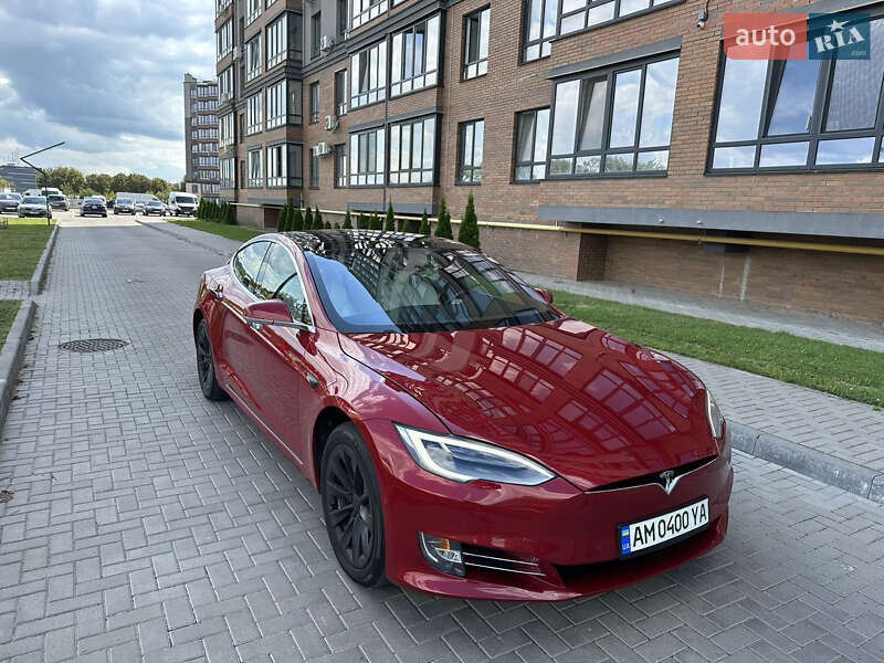 Ліфтбек Tesla Model S 2018 в Житомирі