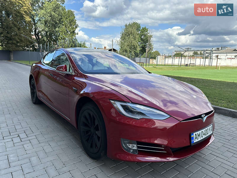 Ліфтбек Tesla Model S 2018 в Житомирі