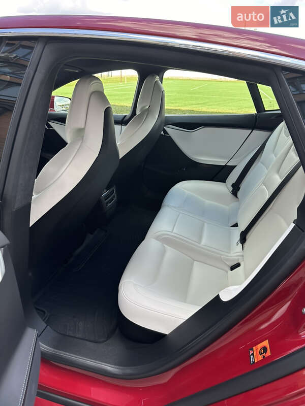 Ліфтбек Tesla Model S 2018 в Житомирі