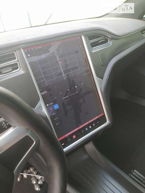 Ліфтбек Tesla Model S 2016 в Житомирі