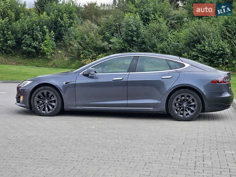 Ліфтбек Tesla Model S 2018 в Тернополі