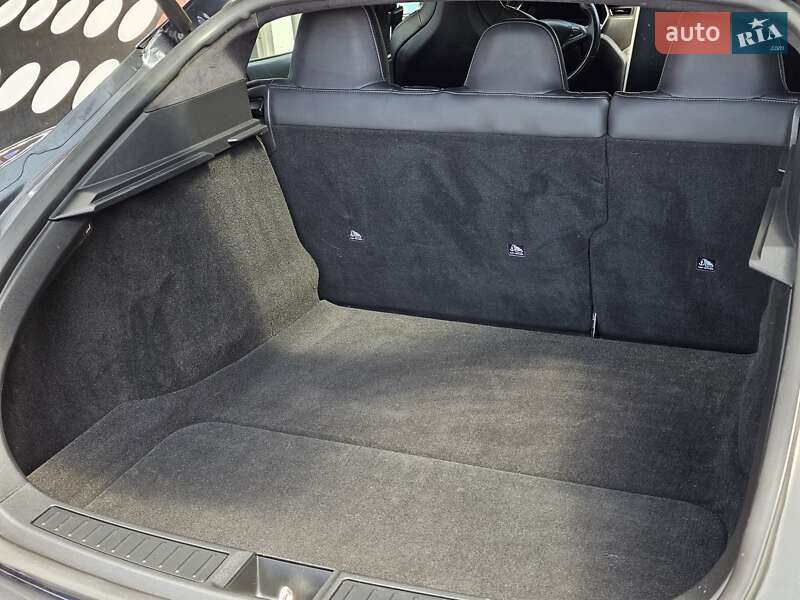 Ліфтбек Tesla Model S 2018 в Тернополі