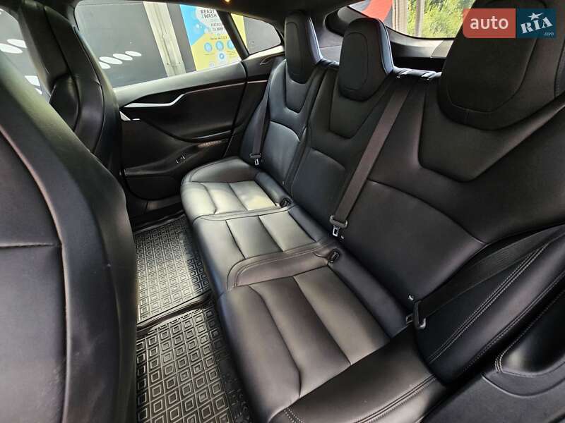 Ліфтбек Tesla Model S 2018 в Тернополі