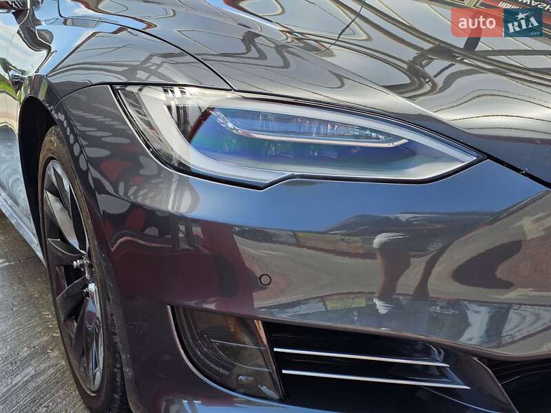 Ліфтбек Tesla Model S 2018 в Тернополі