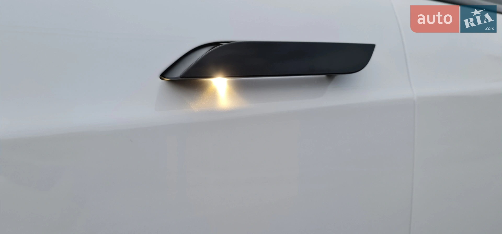 2022 Tesla Model S - мініатюра 13