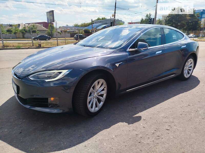 Ліфтбек Tesla Model S 2018 в Харкові