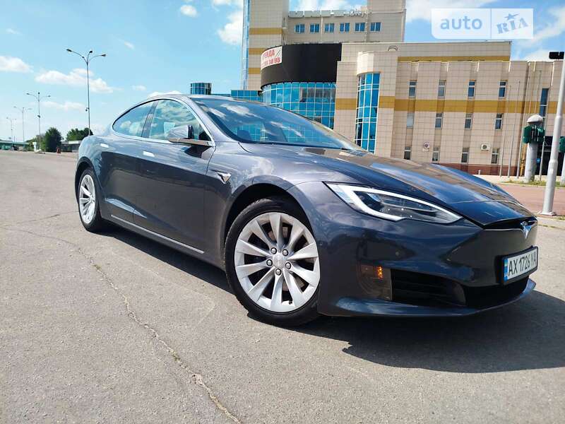 Ліфтбек Tesla Model S 2018 в Харкові