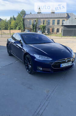 Ліфтбек Tesla Model S 2015 в Івано-Франківську