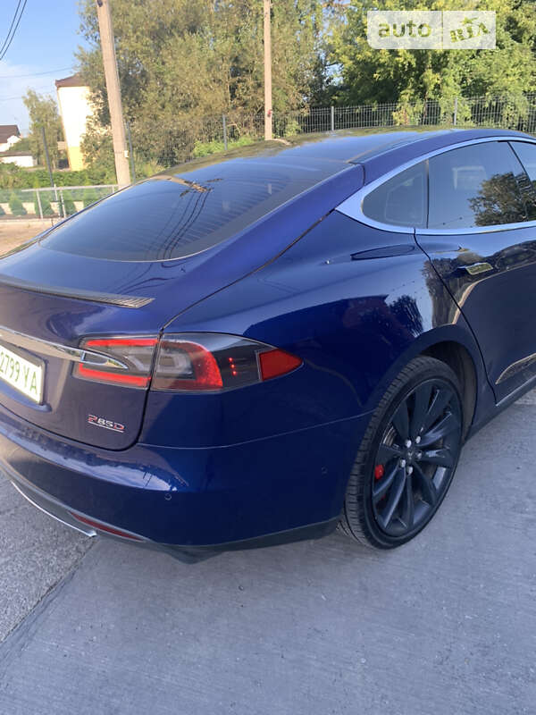 Ліфтбек Tesla Model S 2015 в Івано-Франківську